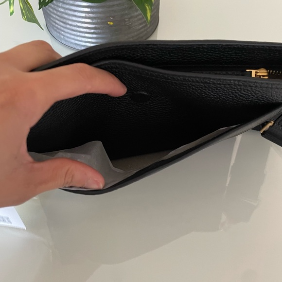 New, authentic Tory Burch swing crossbody bag - Picture 11 of 14